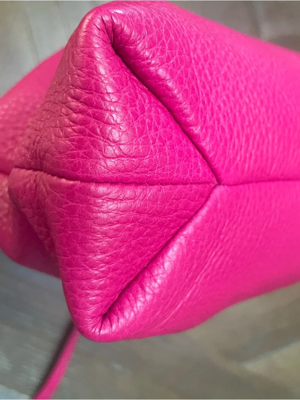 Michael Kors Hot Pink Pebbled Leather Crossbody Shoulder Bag, Pillow and Dustbag - Picture 13 of 14